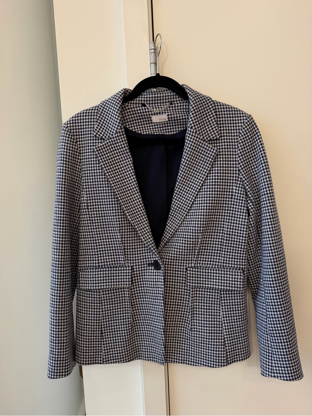 ecru Navy & White Houndstooth Single-Button Blazer